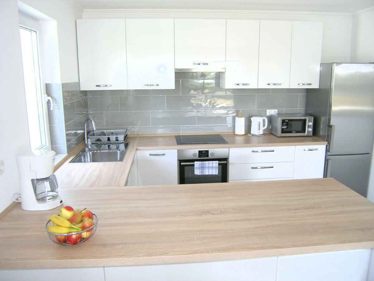 Apartmani Krajinovic Veglia Exterior foto
