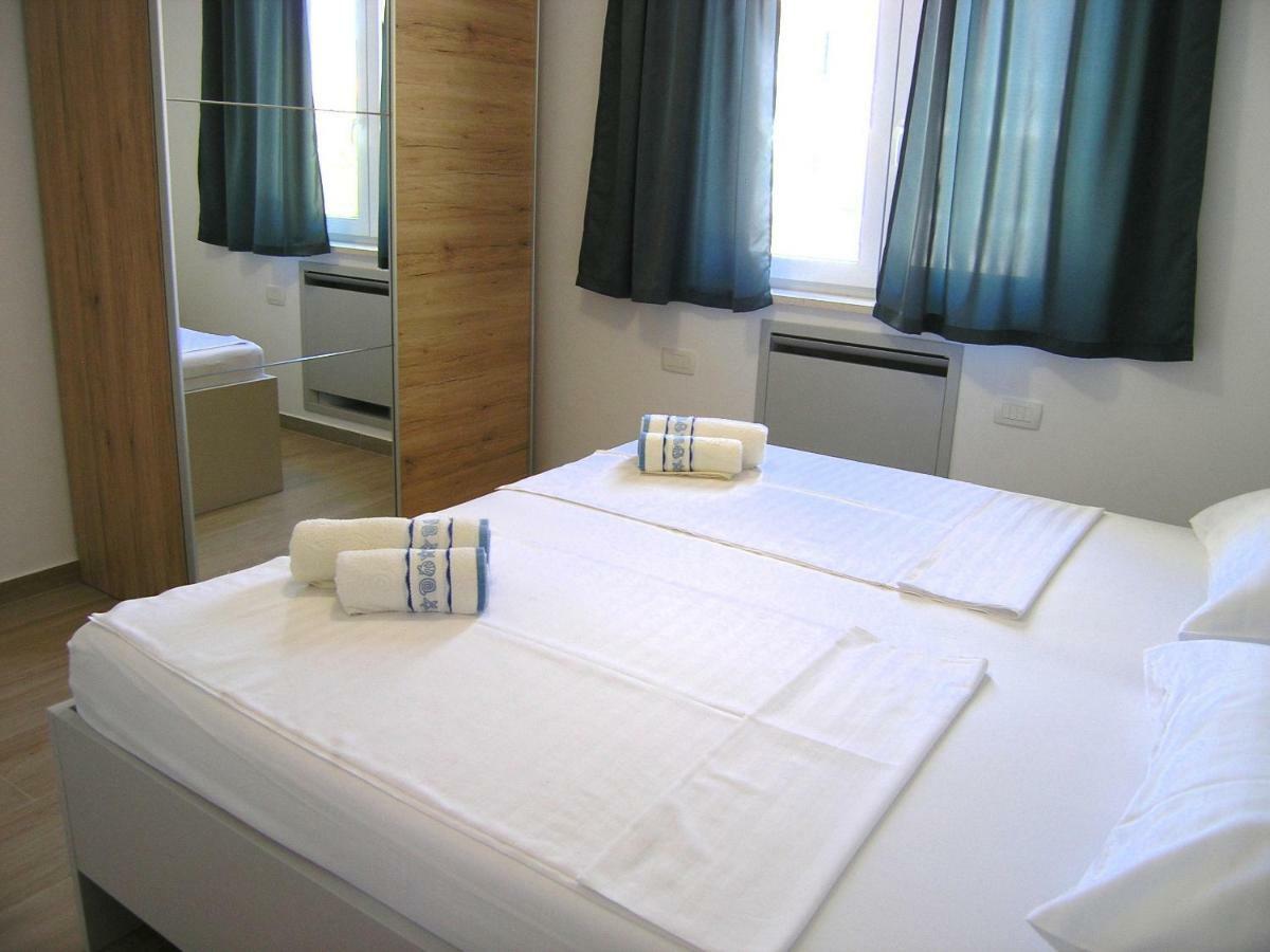 Apartmani Krajinovic Veglia Exterior foto