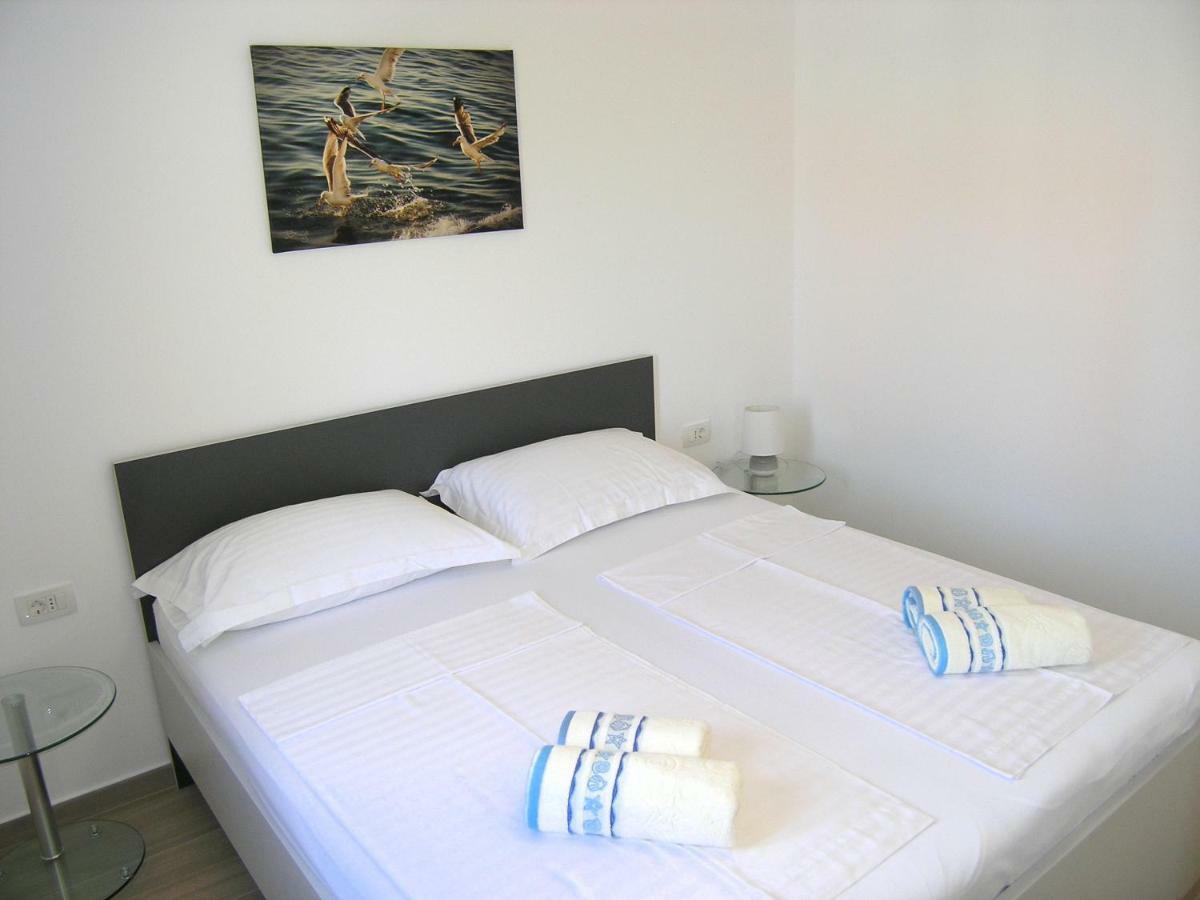 Apartmani Krajinovic Veglia Exterior foto